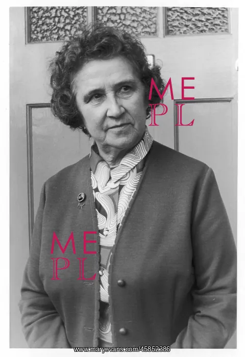  : ENA TWIGG, MEDIUM