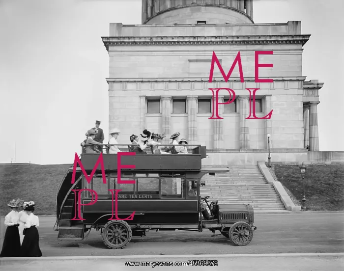 : Enclosed tourist bus with open rooftop seating : Enclosed tourist bus with open rooftop seating
