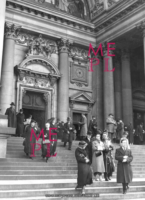 : End of the Good Friday service in the Berlin Cathedral, 1936 : End of the Good Friday service in the Berlin Cathedral, 1936