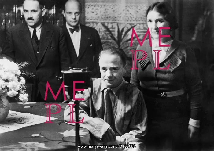 : Engelbert Dollfuss after a failed assassination attempt, 193 : Engelbert Dollfuss after a failed assassination attempt, 193