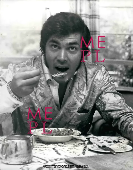 : Engelbert Humperdinck with breakfast cereal : Engelbert Humperdinck with breakfast cereal