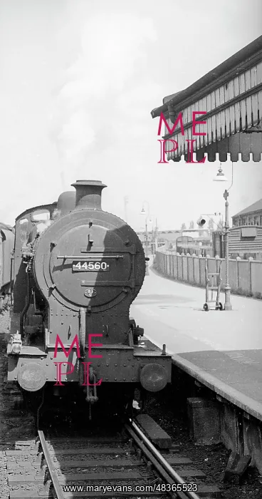 : Engine entering a station : Engine entering a station