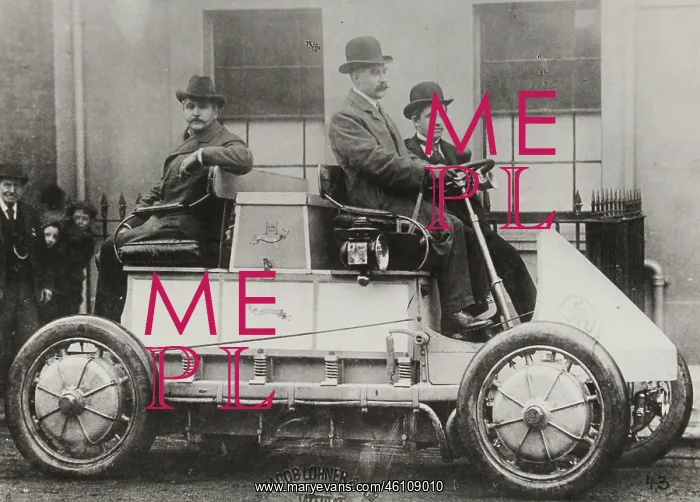: Four engine Lohner automobile type : Four engine Lohner automobile type