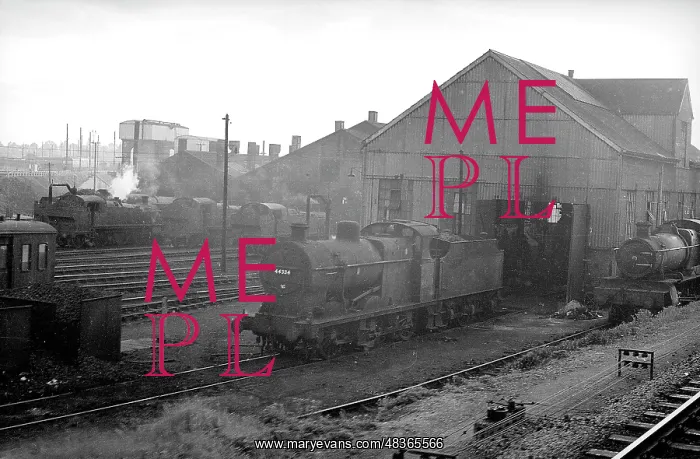 : Engine outside loco shed in steam : Engine outside loco shed in steam