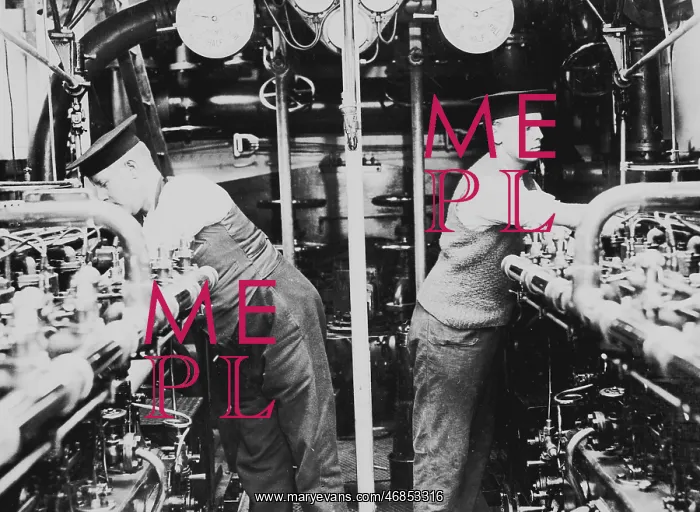 : Engine room of LFB fireboat Massey Shaw : Engine room of LFB fireboat Massey Shaw
