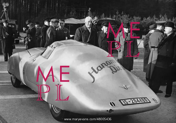 : Engineer Haeberle with its diesel car of Hanomag, 1939 : Engineer Haeberle with its diesel car of Hanomag, 1939