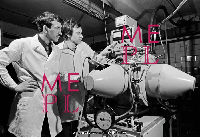 : Engineers Nikolai Shirmanov and Yuri Nikolayev : Engineers Nikolai Shirmanov and Yuri Nikolayev