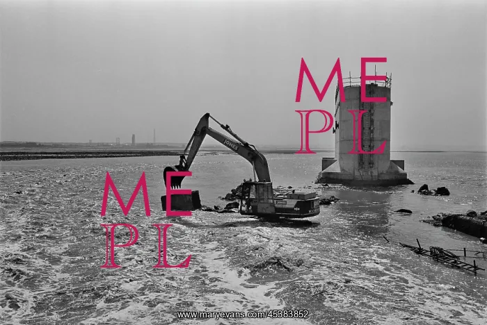 : England. A view of progress on the construction of the Second Severn Crossing : England. A view of progress on the construction of the Second Severn Crossing
