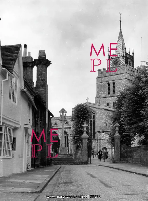 : ENGLAND / AYLESBURY : ENGLAND / AYLESBURY