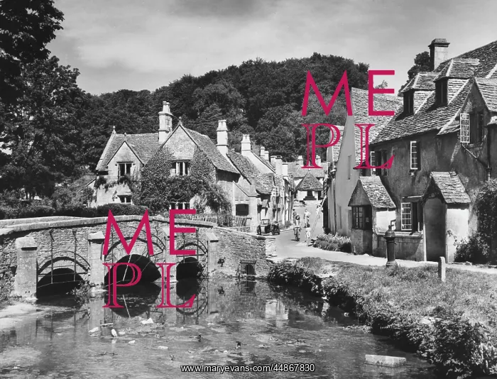 : ENGLAND / CASTLE COMBE : ENGLAND / CASTLE COMBE