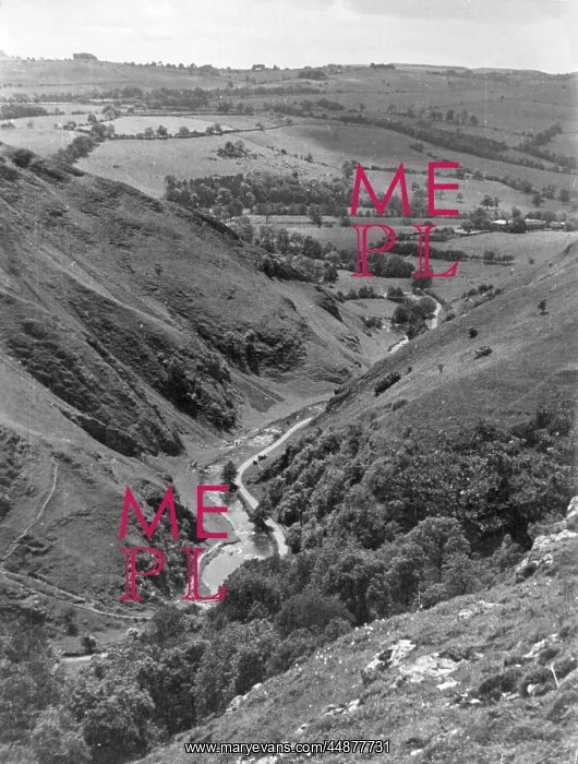 : ENGLAND / DOVEDALE : ENGLAND / DOVEDALE