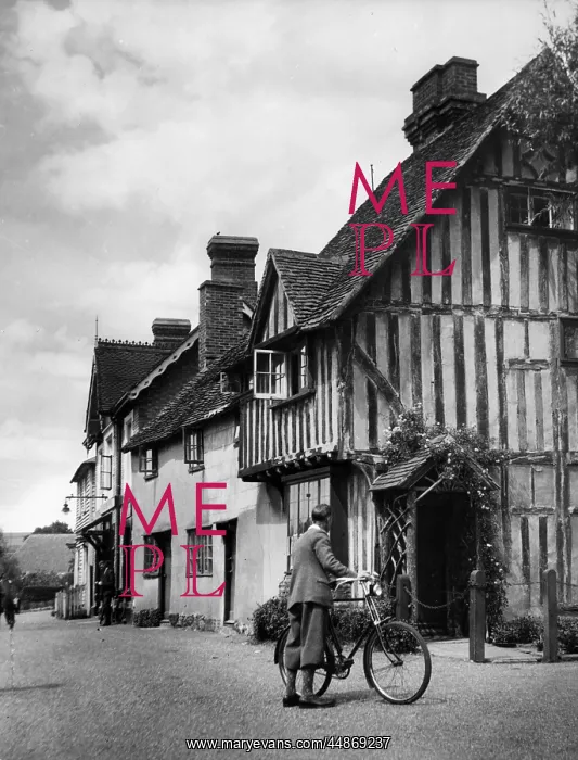 : ENGLAND / EYNSFORD : ENGLAND / EYNSFORD