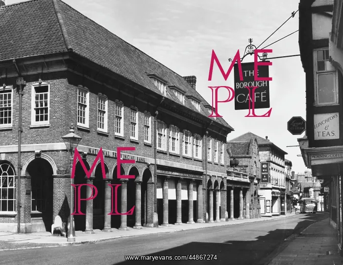 : ENGLAND / FARNHAM : ENGLAND / FARNHAM
