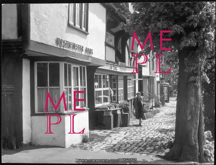 : ENGLAND / LENHAM : ENGLAND / LENHAM