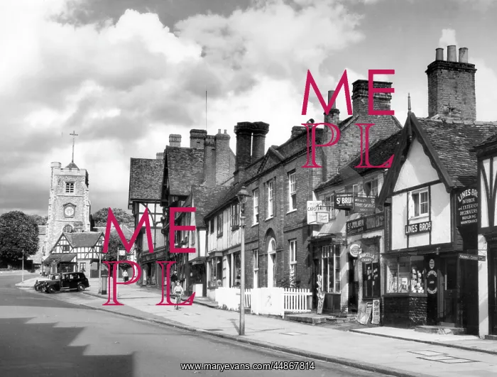: ENGLAND / LONDON / PINNER : ENGLAND / LONDON / PINNER