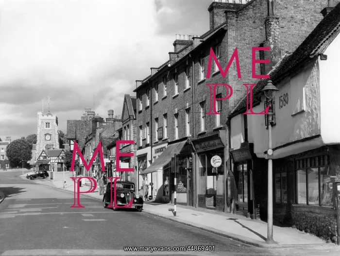 : ENGLAND / LONDON / PINNER : ENGLAND / LONDON / PINNER