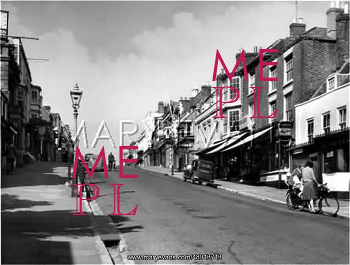 : ENGLAND / LYMINGTON : ENGLAND / LYMINGTON