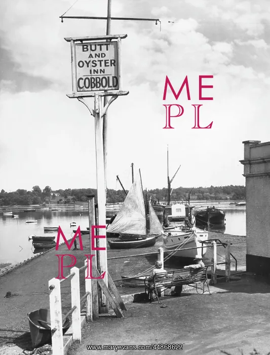 : ENGLAND / PIN MILL : ENGLAND / PIN MILL