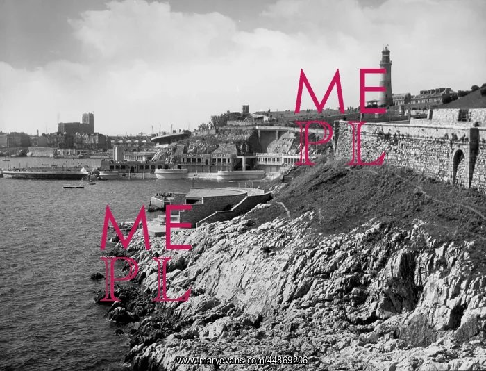: ENGLAND / PLYMOUTH HOE : ENGLAND / PLYMOUTH HOE