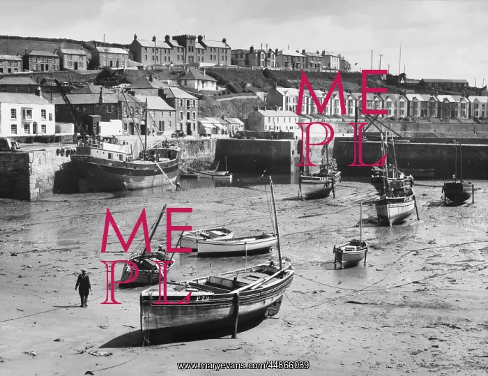: ENGLAND / PORTHLEVEN : ENGLAND / PORTHLEVEN