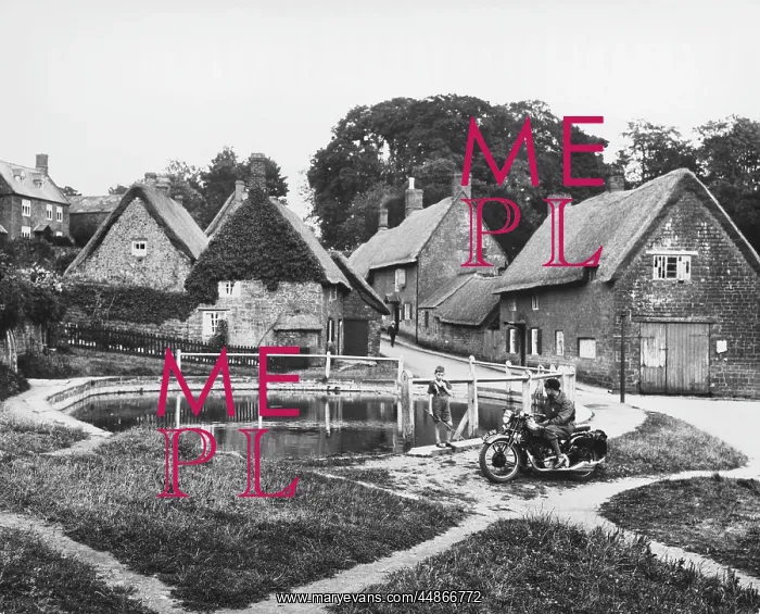 : ENGLAND / WROXTON 1940S : ENGLAND / WROXTON 1940S