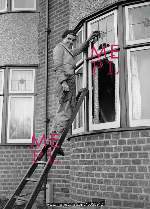 : England's single window cleaner woman: : England's single window cleaner woman:
