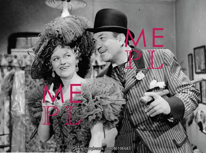 : The English actress Gracie Fields : The English actress Gracie Fields