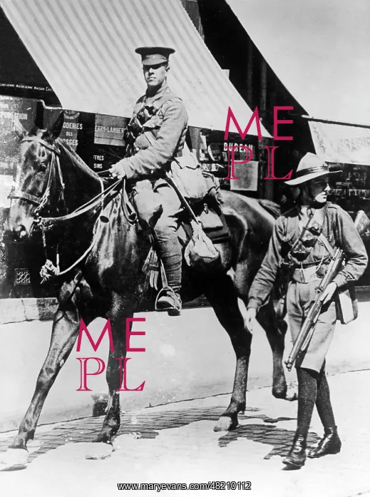 : English aide-de-camp, 1914 : English aide-de-camp, 1914