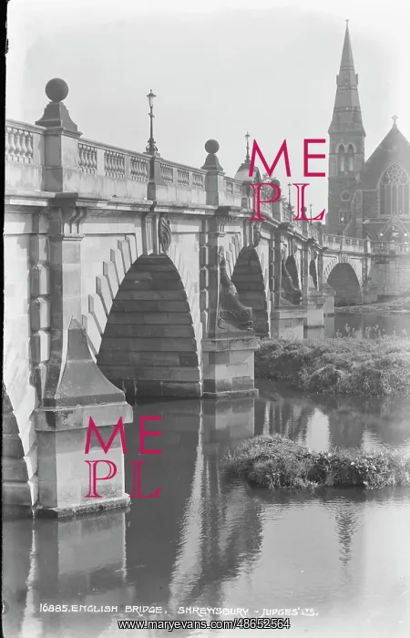: English Bridge in Shrewsbury : English Bridge in Shrewsbury