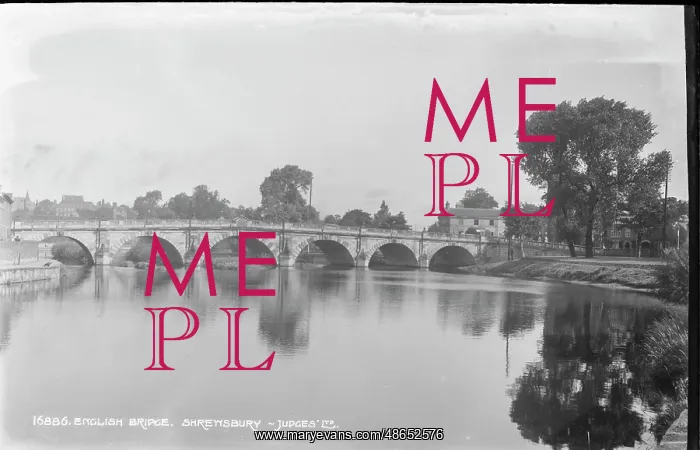 : English Bridge in Shrewsbury : English Bridge in Shrewsbury
