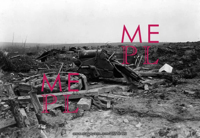 : English howitzer at the Western Front, 1918 : English howitzer at the Western Front, 1918