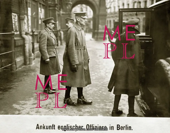 : English officers in Berlin, 1920 : English officers in Berlin, 1920