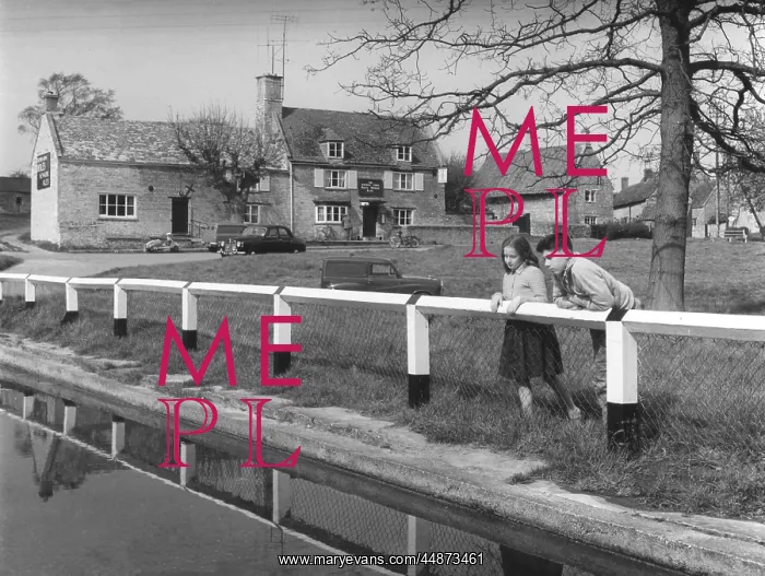 : ENGLISH VILLAGE 1960S : ENGLISH VILLAGE 1960S