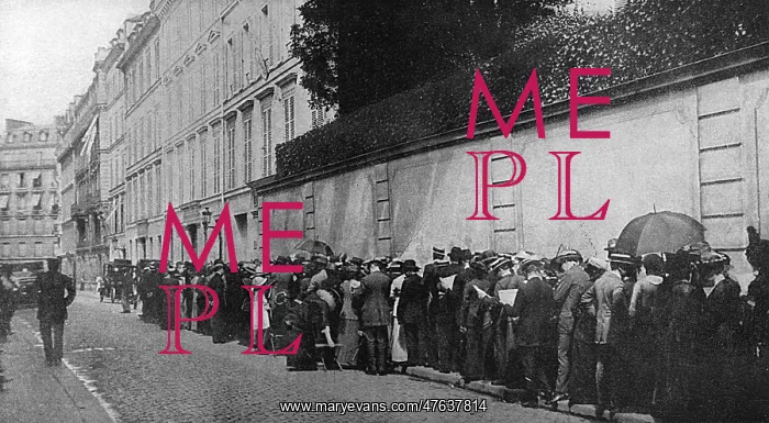 : Enquirers at the British Consulate, Paris at outbreak of WW1 : Enquirers at the British Consulate, Paris at outbreak of WW1