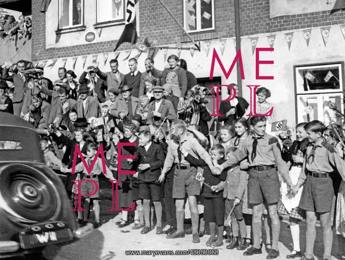 : Enthusiastic people in Weidenau, 1938 : Enthusiastic people in Weidenau, 1938