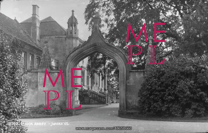 : Entrance to Lacock Abbey : Entrance to Lacock Abbey