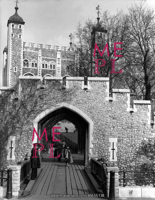 : Entrance to Tower of London : Entrance to Tower of London