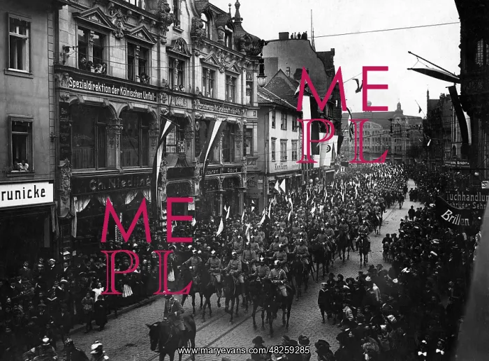 : Entry of the 6th Mounted Rifles in Erfurt, 1910 : Entry of the 6th Mounted Rifles in Erfurt, 1910