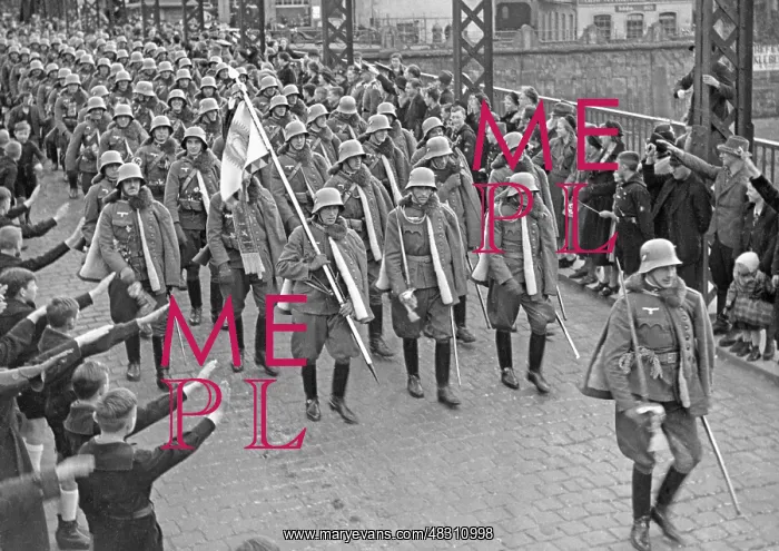 : Entry of Austrian dragoons in Bamberg, 1938 : Entry of Austrian dragoons in Bamberg, 1938