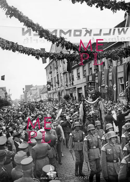 : Entry of the Doeberitz regiment in Neustrelitz, 1935 : Entry of the Doeberitz regiment in Neustrelitz, 1935