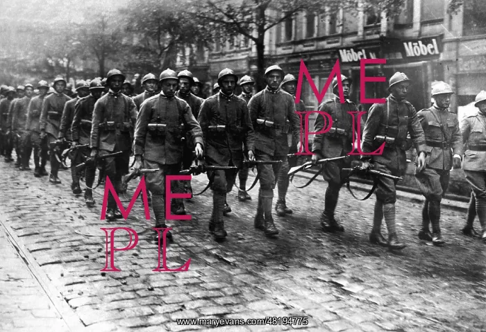 : entry of the first Italian troops in Katowice, 1920 : entry of the first Italian troops in Katowice, 1920