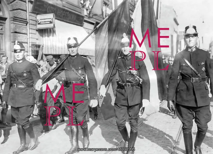 : Entry of policemen in Mainz, around 1930 : Entry of policemen in Mainz, around 1930