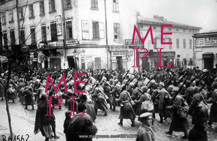 : Entry of russian infantry in Lemberg, 1914 : Entry of russian infantry in Lemberg, 1914