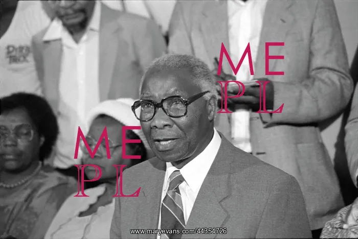 : Epinette and Govan Mbeki at the press conference after : Epinette and Govan Mbeki at the press conference after