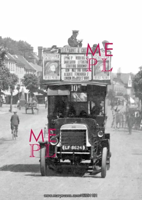  : Epping, Bus in the High Street 1921
