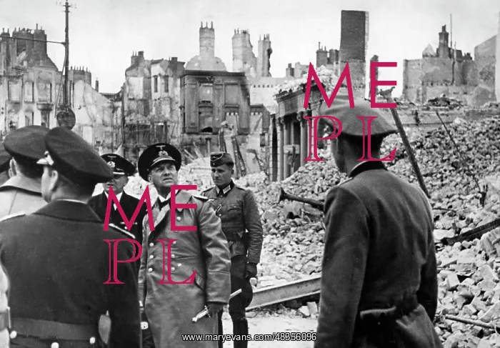 : Erich Raeder on a visit to Dunkirk, 1940 : Erich Raeder on a visit to Dunkirk, 1940