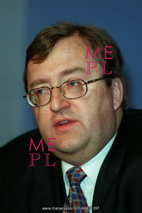  : Erik Asbrink