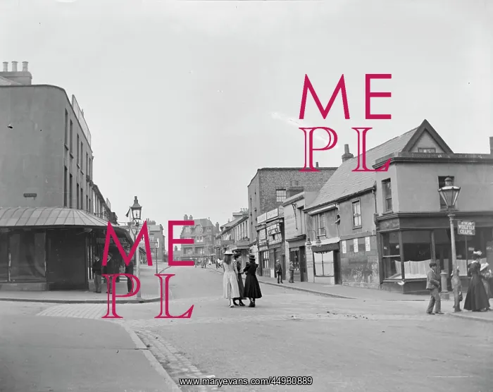: Erith High Street, Junction of Pier Road : Erith High Street, Junction of Pier Road