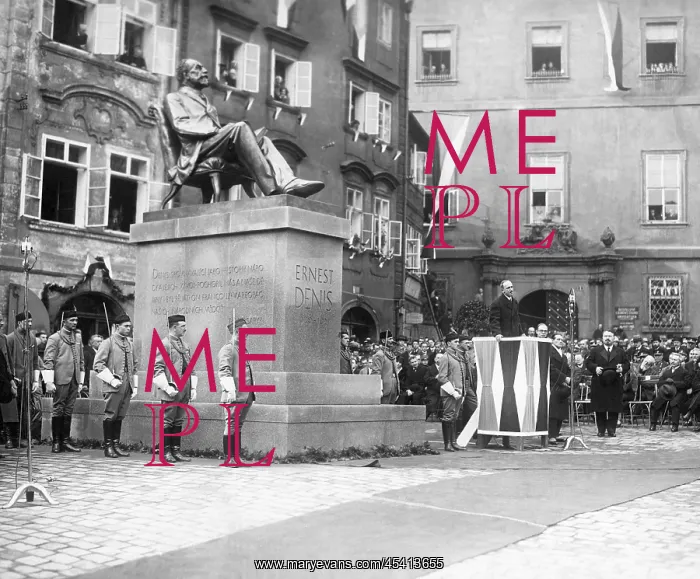 : Ernest Denis Memorial in Prague in 1928