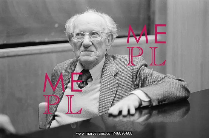 : Ernest Dichter : Ernest Dichter